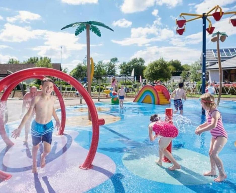 Отель Haven Holiday Park Cleethorpes Beach Экстерьер фото